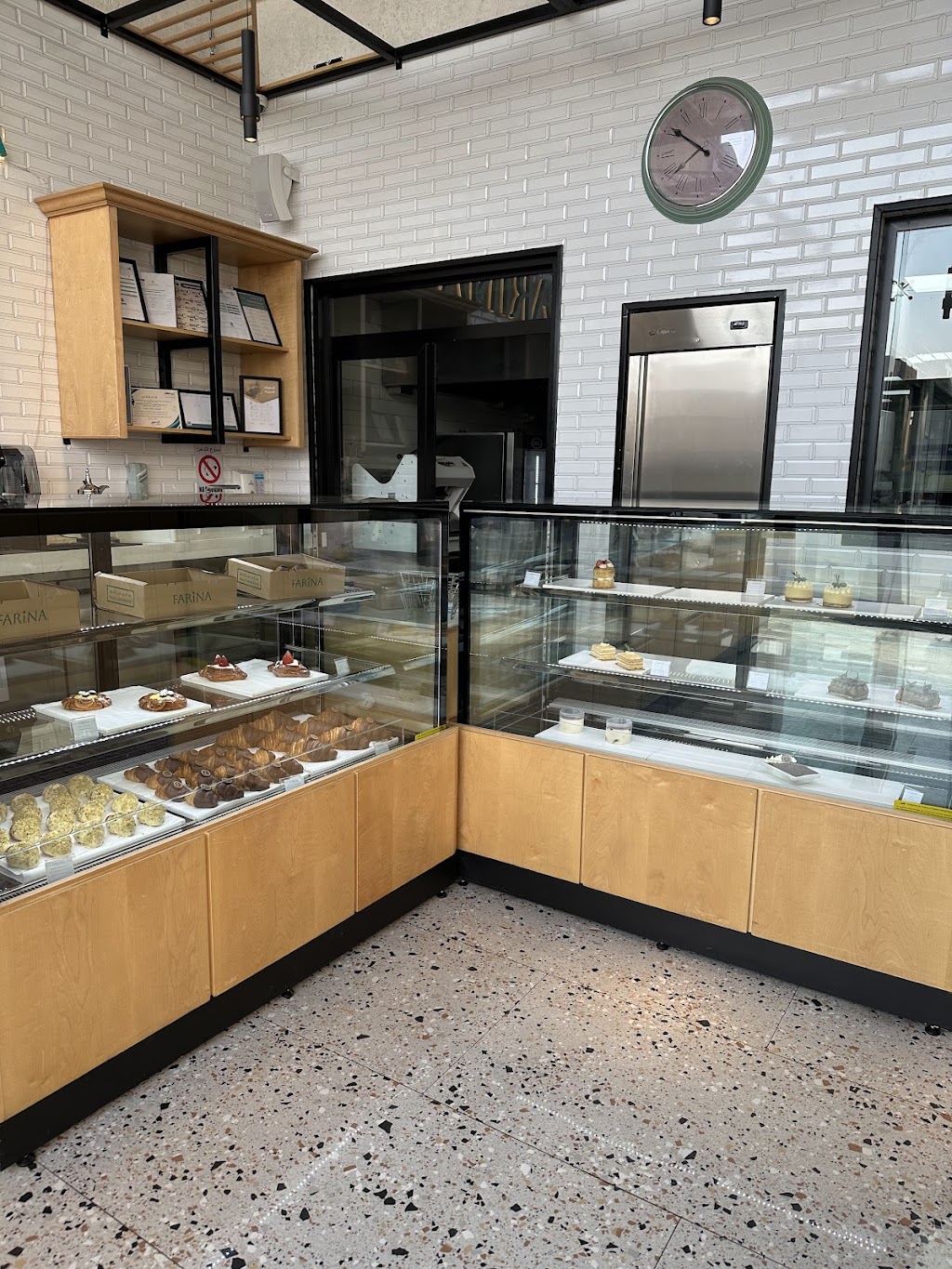 Farina Bakery, Pizzeria, & Café